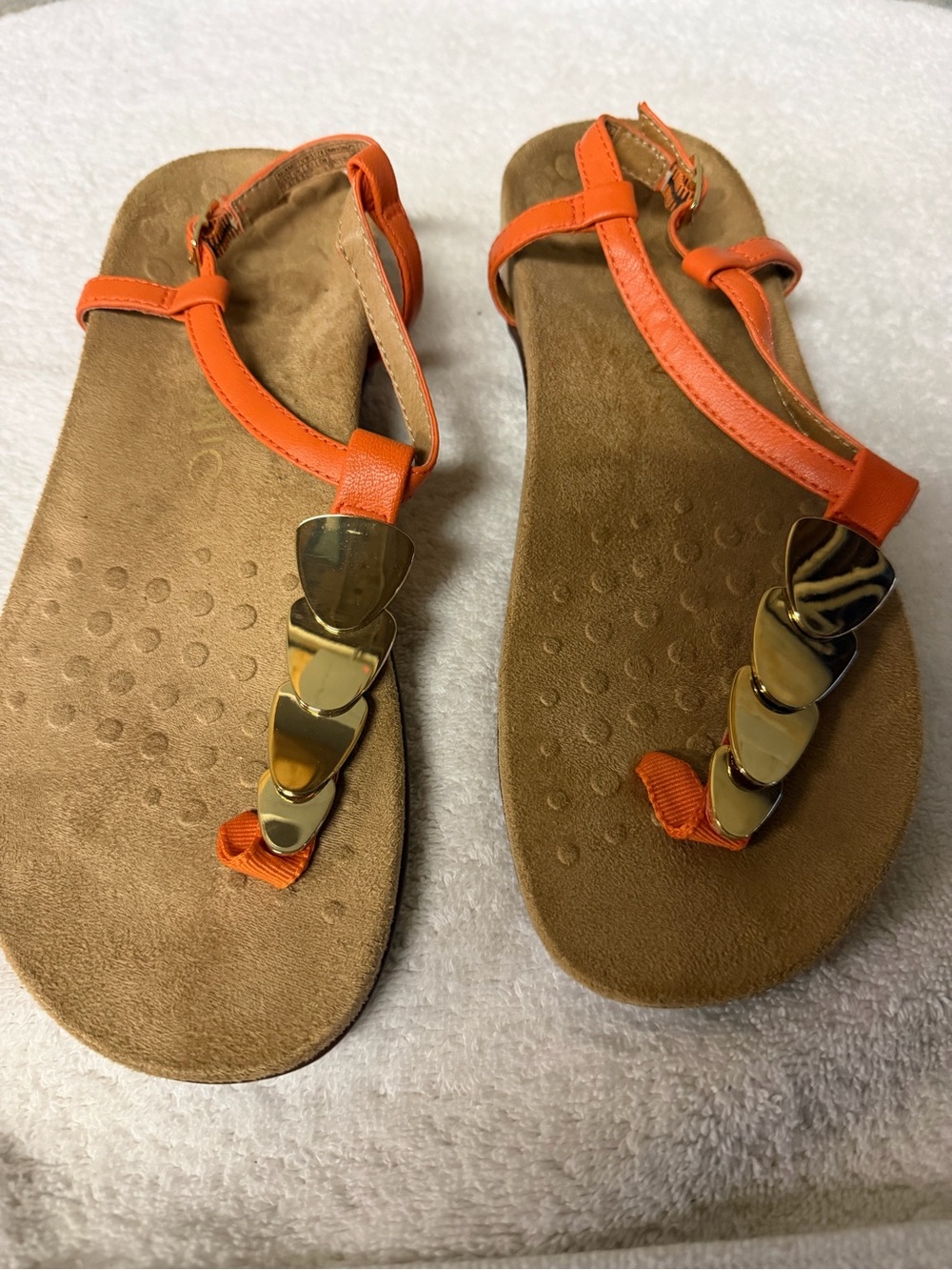 Women’s Orange Vionic Miami T-Strap Sandals with Gold Accents Sz 10